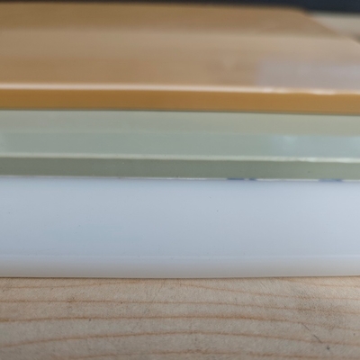 Feuilles de polypropylène solide pour le transport sûr et fiable des bouteilles et des canettes sur palettes